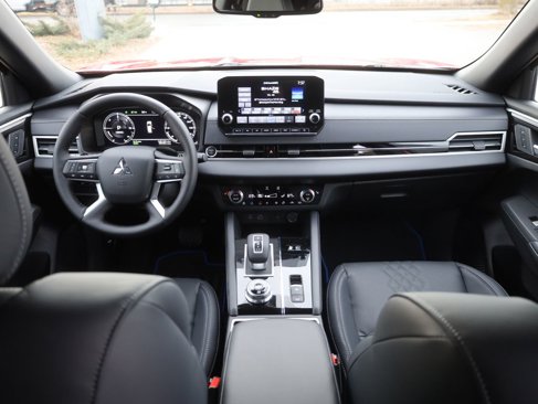 New 2025 Mitsubishi Outlander SEL Black Edition image 26