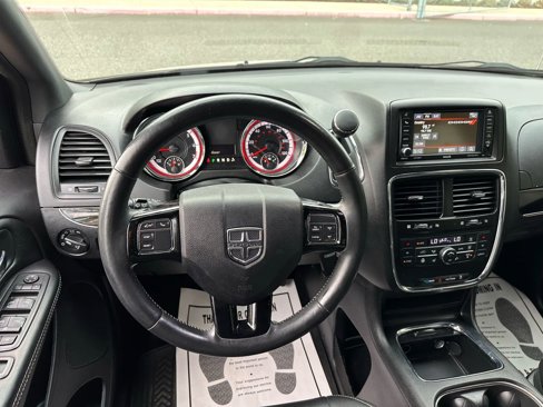 Used 2019 Dodge Grand Caravan SXT w/ Driver Convenience Group image 12