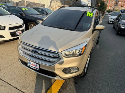 Used 2018 Ford Escape SEL image 2