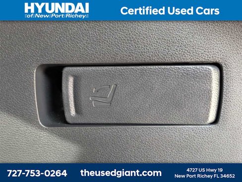 Used 2025 Kia Sportage EX image 13