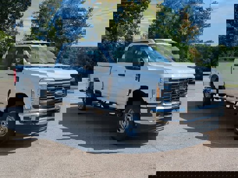 New 2026 Ford F350 XL image 2