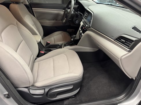 Used 2020 Hyundai Elantra SEL image 11