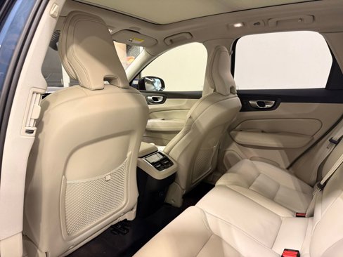 Used 2024 Volvo XC60 B5 Ultimate w/ Protection Package Premier image 20