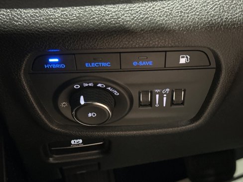 Used 2023 Jeep Grand Cherokee 4WD 4xe image 39