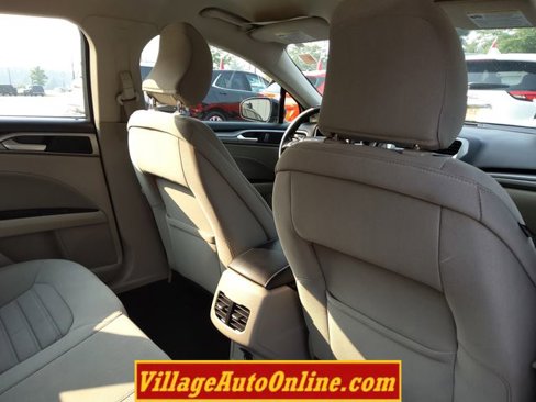 Used 2019 Ford Fusion SE image 36