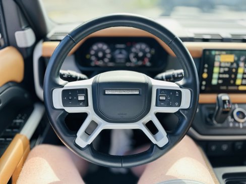 Used 2023 Land Rover Defender 130 First Edition image 21