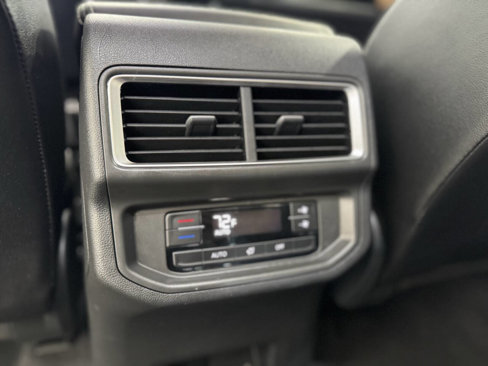Used 2024 Volkswagen Atlas SE image 40