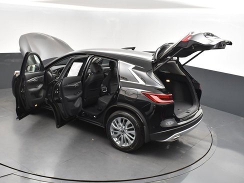 New 2025 INFINITI QX50 Pure image 2