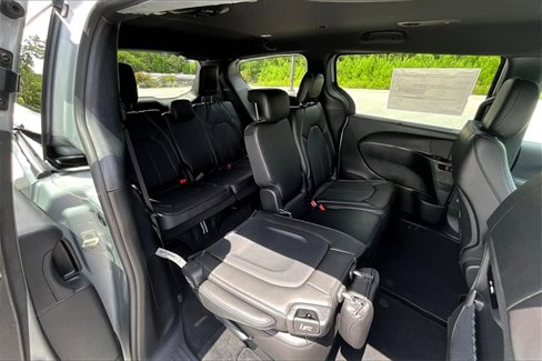 New 2026 Chrysler Pacifica Select image 10