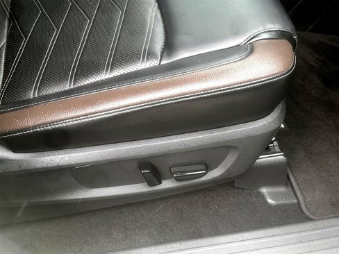 Used 2022 Nissan Pathfinder Platinum image 25