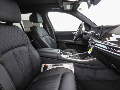 New 2026 BMW X5 M60i image 32