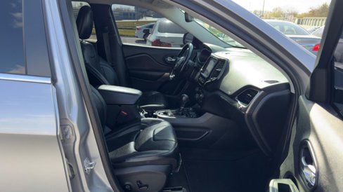Used 2020 Jeep Cherokee Limited w/ Luxury Group image 23