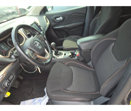 Used 2017 Jeep Cherokee Latitude image 9