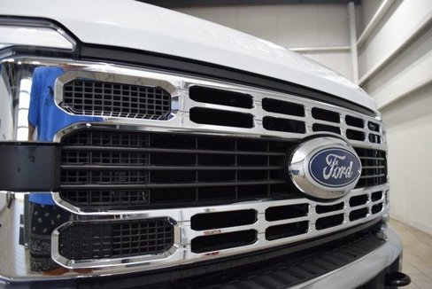 Used 2024 Ford F550 4x4 SuperCab Super Duty image 4
