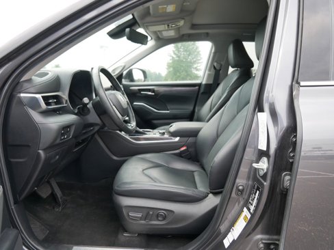 Used 2023 Toyota Highlander Limited image 10