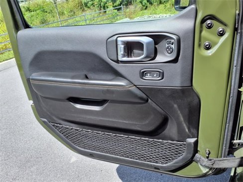 Used 2024 Jeep Wrangler Sahara image 26