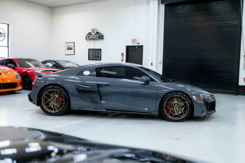 Used 2022 Audi R8 V10 w/ Premium Package image 6