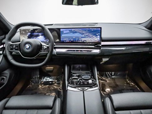 New 2026 BMW i5 eDrive40 w/ Premium Package image 13