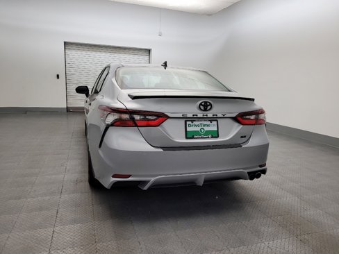 Used 2022 Toyota Camry SE image 6