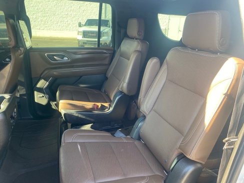 Used 2022 Chevrolet Suburban High Country image 26