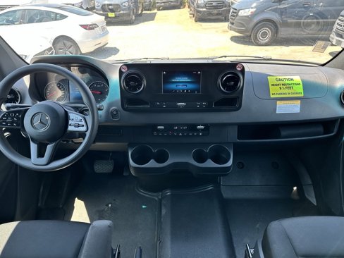 Used 2024 Mercedes-Benz Sprinter 2500 image 14
