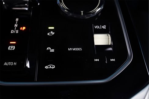 Used 2023 BMW 760i xDrive image 47