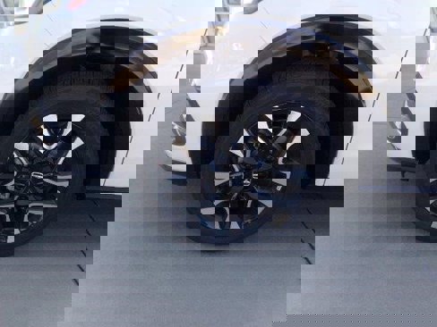 New 2026 Honda HR-V EX-L image 9