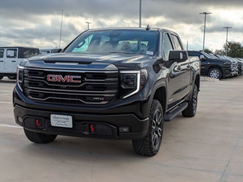 Used 2024 GMC Sierra 1500 AT4 w/ Technology Package image 7