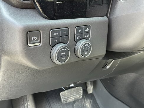 Used 2024 Chevrolet Silverado 1500 ZR2 image 14