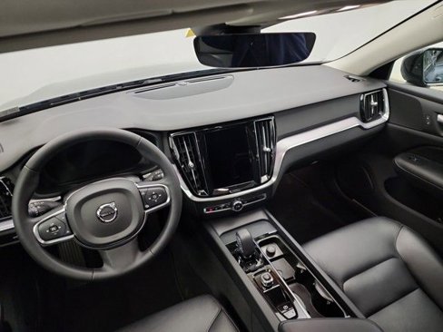 Used 2024 Volvo S60 B5 Core image 17