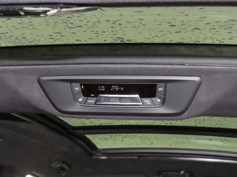 New 2026 BMW X7 M60i image 37