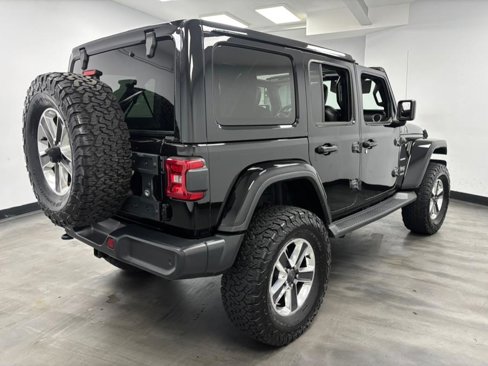 Used 2018 Jeep Wrangler Unlimited Sahara image 12