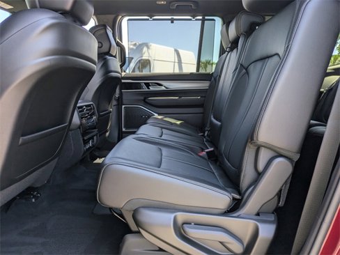 New 2025 Jeep Wagoneer 4WD w/ Convenience Group I image 13