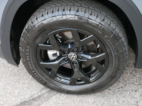 Used 2025 Volkswagen Atlas Peak Edition SE image 15