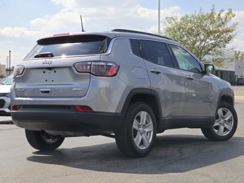 Used 2022 Jeep Compass Latitude image 11