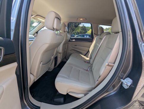 Used 2015 Jeep Grand Cherokee Laredo w/ Quick Order Package 23E image 11