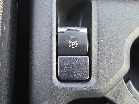 Certified 2025 Subaru Forester image 30