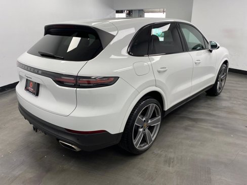 Used 2021 Porsche Cayenne image 3