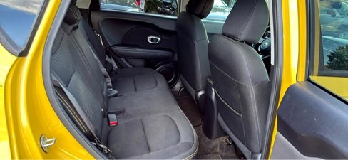 Used 2016 Kia Soul + image 9