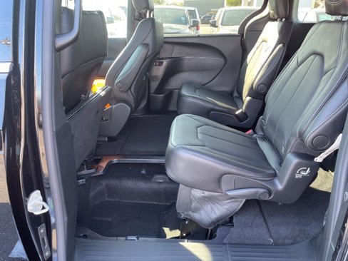 New 2026 Chrysler Voyager LX image 29