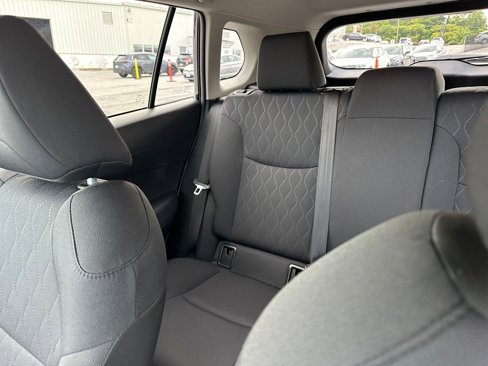Used 2025 Toyota Corolla Cross LE image 38
