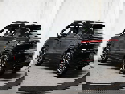 New 2025 Porsche Cayenne Turbo image 3