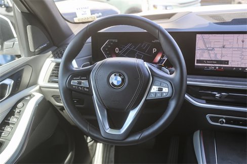 Used 2024 BMW X5 sDrive40i w/ Premium Package image 16