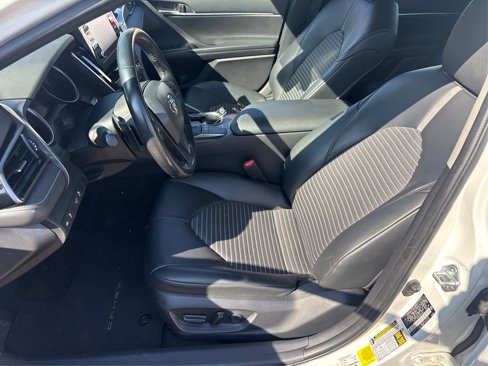 Used 2024 Toyota Camry SE image 9