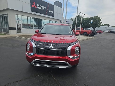 New 2025 Mitsubishi Outlander SE image 2