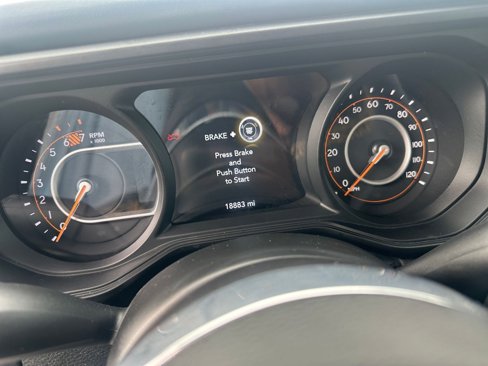 Used 2025 Jeep Wrangler Sahara image 39
