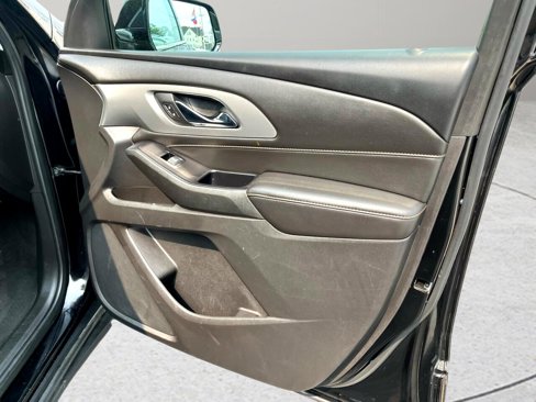 Used 2019 Chevrolet Traverse LT image 17