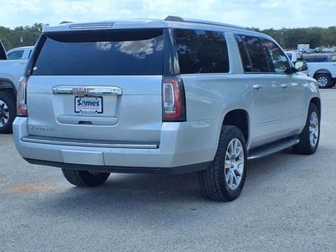 Used 2020 GMC Yukon XL Denali image 4