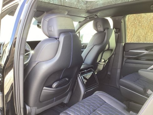 New 2025 Cadillac Escalade IQ Luxury 1 w/ Smart Trailering package image 14