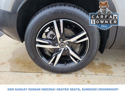 Used 2025 Volvo XC40 B5 Core image 21
